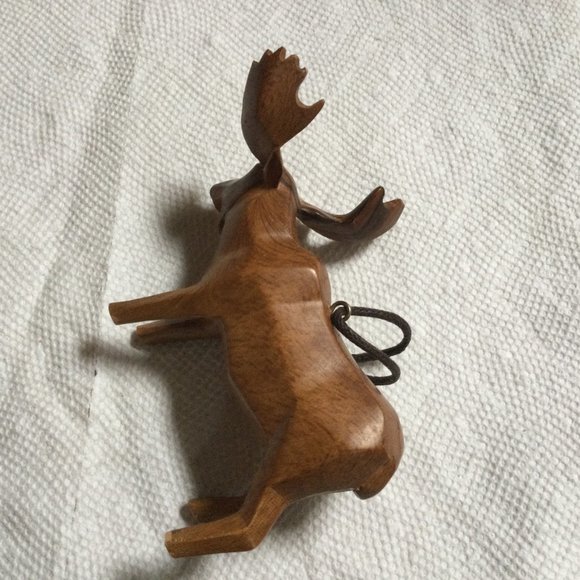 Solid Wood moose figurine ornament décor - Picture 5 of 5